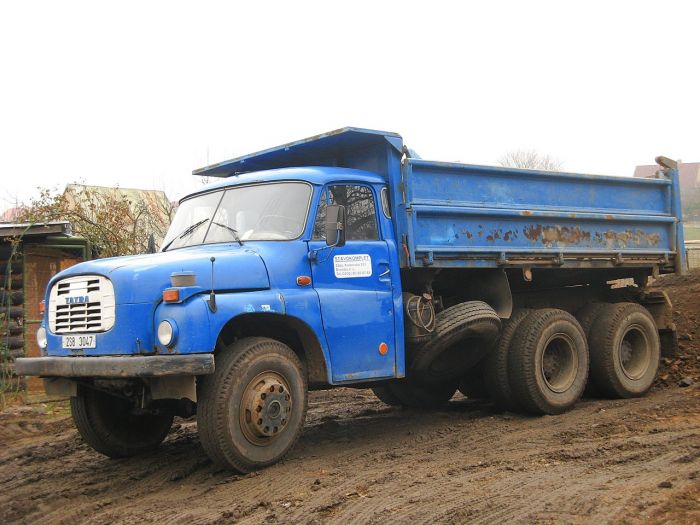 Tatra 148