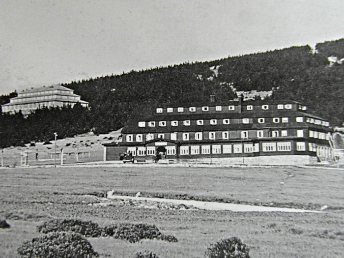 Przełęcz Karkonoska, schronisko "Odrodzenie" i "Spindlerova bouda", 1934 r.