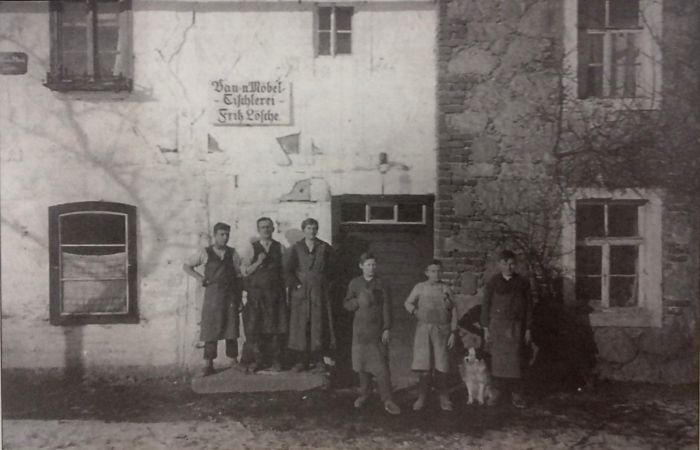 Bukowiec (niem. Buchwald, czes. Bukovn&iacute;k). Pracownicy stolarni ok. 1930 r.