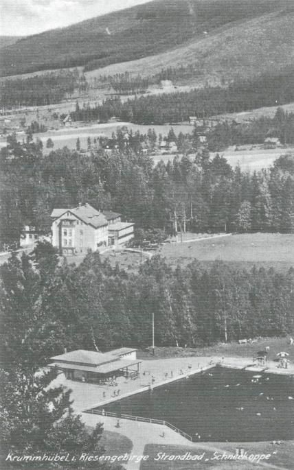 1932 r. Karpacz (do 1945 r. niem. Krummh&uuml;bel). Miejski basen. Wyżej nieistniejący już dom dziecka.