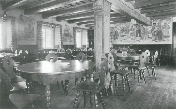 Wnętrze Karczmy Sądowej Krummh&uuml;bel (Karpacz). Obecnie Bachus.  1934 rok.