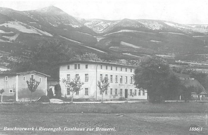 Krzaczyna koło Kowar. Dawny Gościniec "Pod Browarem" przy drodze na Karpacz. 1928 r.