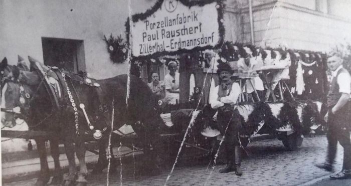Pow&oacute;z przygotowany na Tirolerfest 1937 rok. Sponsorem była Fabryka Porcelany. Erdmannsdorf (Mysłakowice)