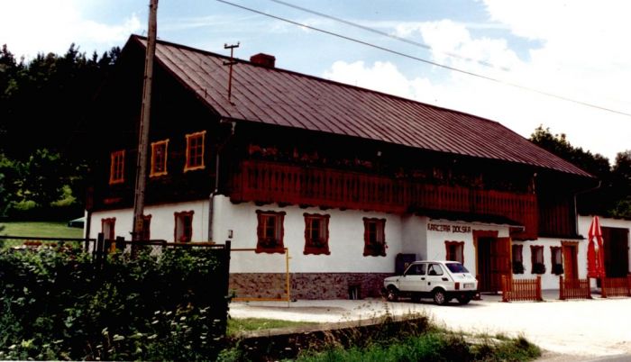 Sosn&oacute;wka, dom tyrolski "Karczma Polska". Koniec lat 90-tych.