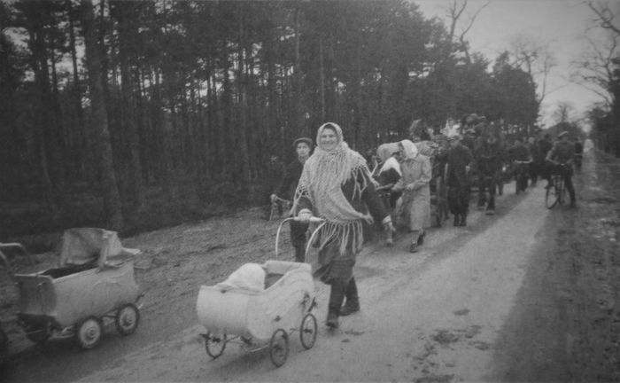 Dolny Śląsk, 1945 rok. Przymusowo wywiezieni pracownicy wracają do dom&oacute;w. 