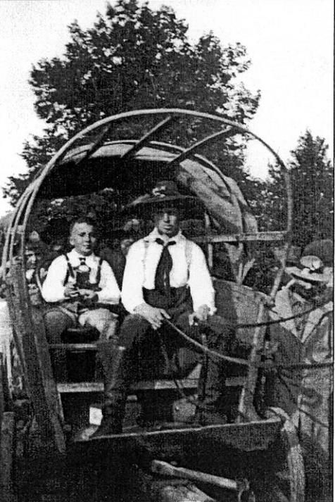 Tyrolczycy na paradzie 1937 rok, 100 lat przybycia do Mysłakowice (niem. Zillerthal-Erdmannsdorf, Erdmannsdorf).