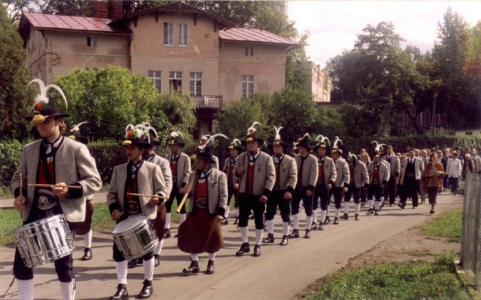 Tyrolczycy z Zillerthal w Mysłakowicach. 1998 rok. 