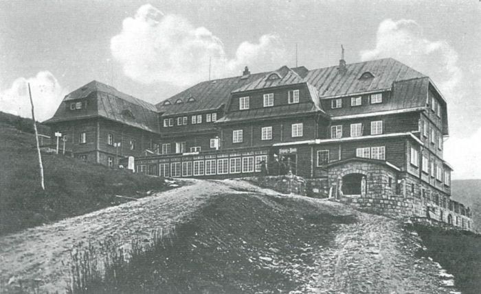 Strzecha Akademicka ok 1910 rok po przebudowie w 1906.
