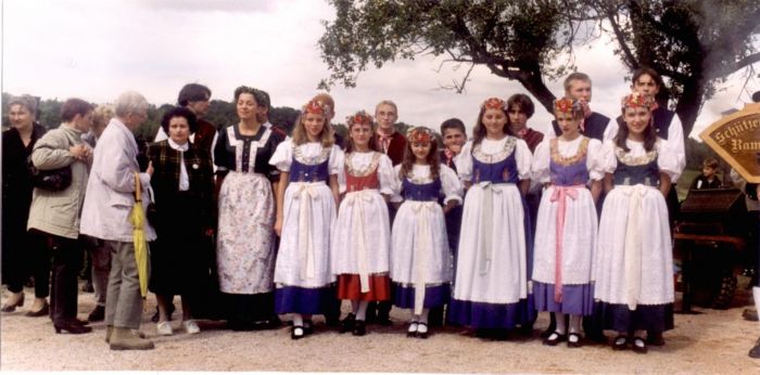 1998 rok. Zesp&oacute;l z Tyrolu w Mysłakowicach. 