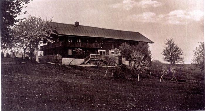 1927 rok Mysłakowice (niem. Zillerthal-Erdmannsdorf, Erdmannsdorf). Dom tyrolski. Obecnie ul. Starowiejska 