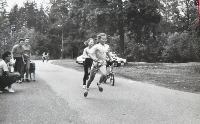 1993 rok. Festyn w Dąbrowice, bieg przełajowy. 