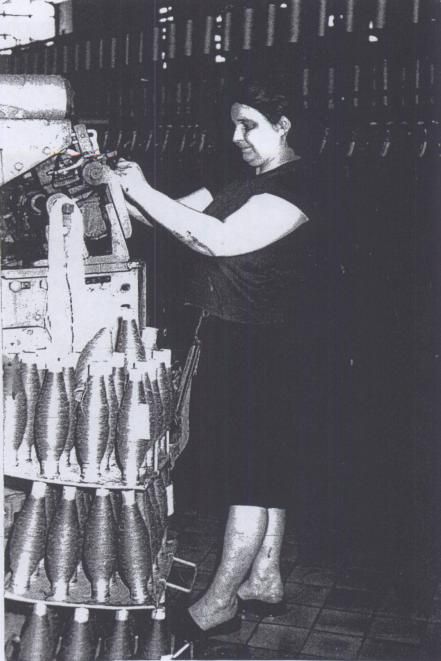Przędzalnia "mokra" DZPLn "Orzeł" Mysłakowice. Pani Jadwiga J. 1965 rok.