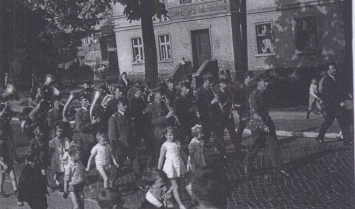 Mysłakowice 1968 rok. Święto Pracy. 