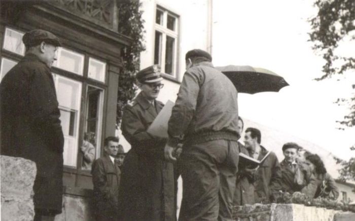 Mysłakowice, lata 60-te. Wręczenie nagr&oacute;d w zawodach strażackich. 