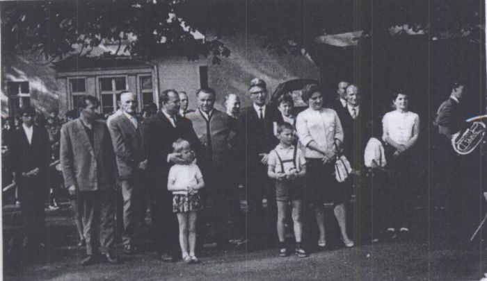 Święto Pracy 1968 rok. Pracownicy DZPLn "Orzeł" Mysłakowice 