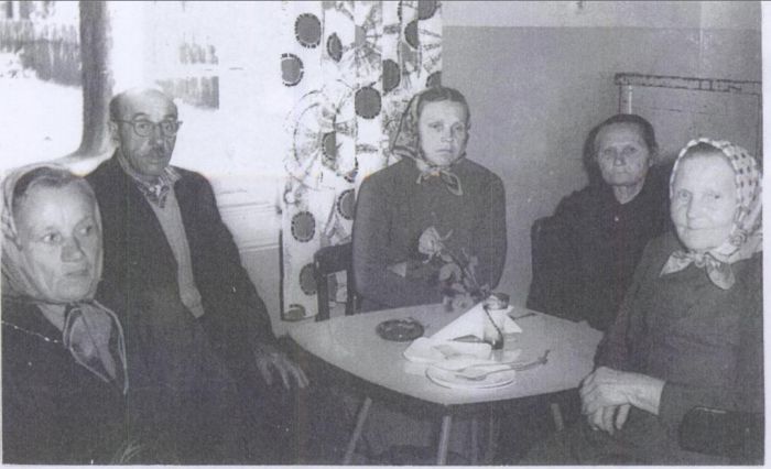Spotkanie emeryt&oacute;w na DZPLn "Orzeł", 1971 rok. 