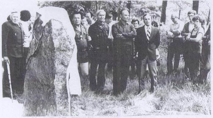 Odsłonięcie  obelisku ku pamięci Mieczysława Orłowicza, park w Mysłakowicach 1986 rok.    