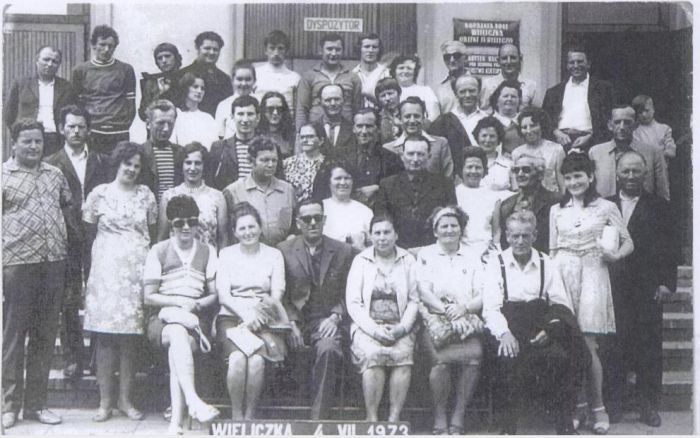1973 rok. Wycieczka pracownik&oacute;w DZPLn "Orzeł" do Wieliczki