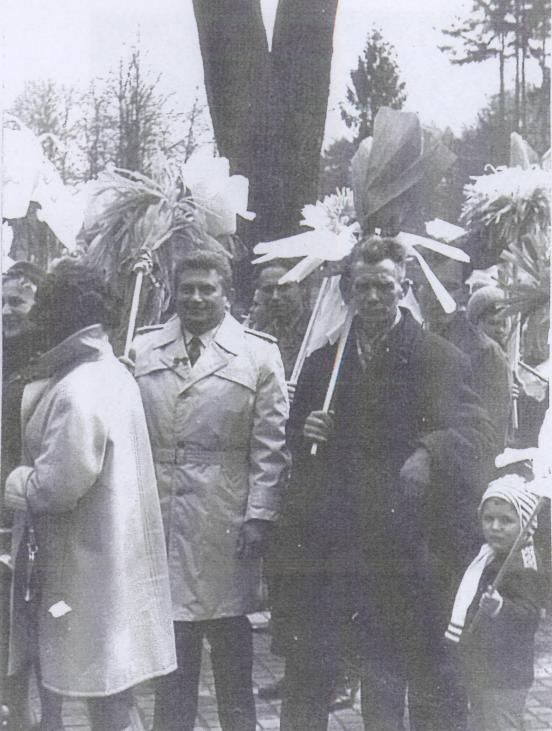 Pracownicy DZPLn "Orzeł" Mysłakowice. Święto Pracy 1972 rok. 