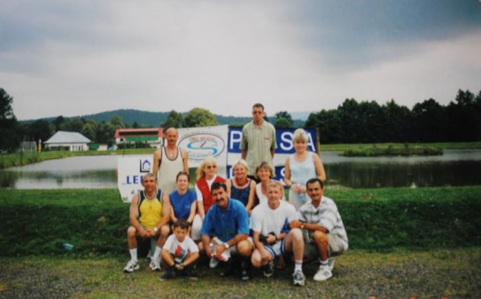 2000 rok. Zawody sportowe organizowane przez GOK Mysłakowice. 