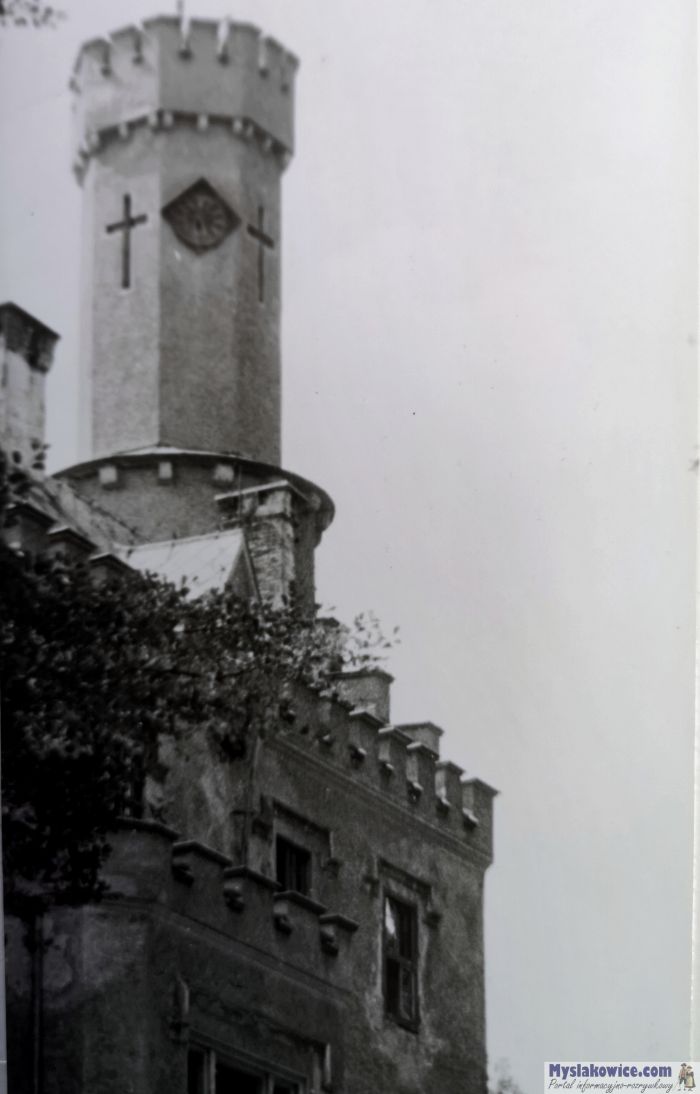 Wieża w Pałacu w Karpnikach. 1974 rok