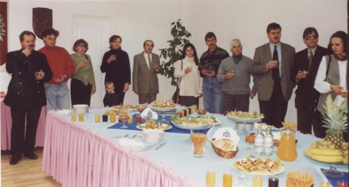 1997 rok. Przydział mieszkań dla poszkodowanych od powodzi. Mysłakowice 