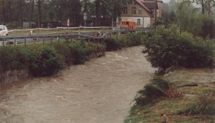 Może nie pow&oacute;dź ale "wielka woda" w Gminie Mysłakowice w 2002 roku