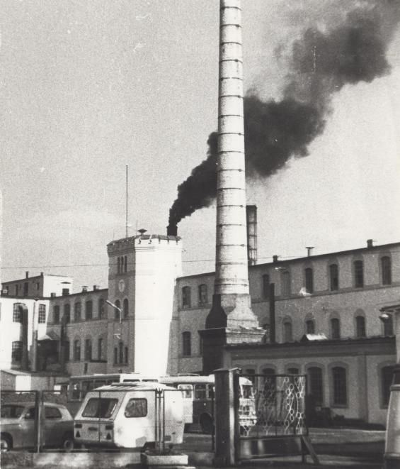 Dolnośląskie Zakłady Porcelany Elektrotechnicznej "POLAM - Mysłakowice" 1980 rok.