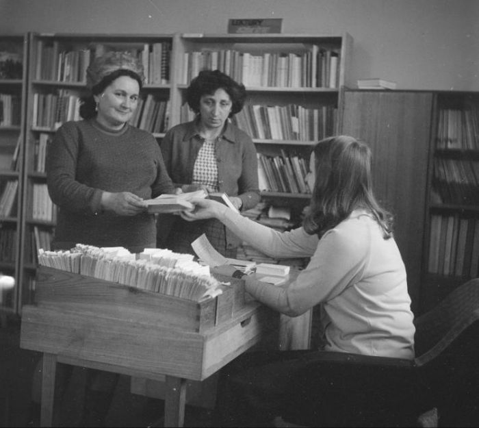 Biblioteka Miejska w Kowarach 1976 rok.