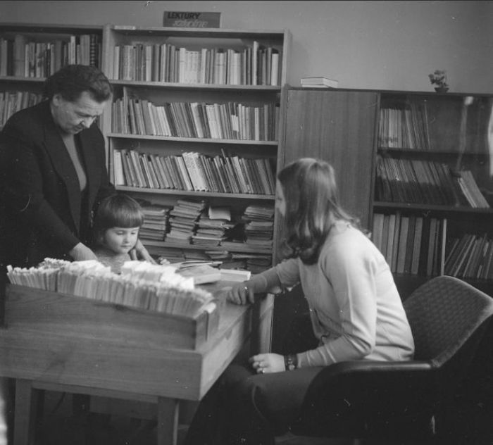 Biblioteka Miejska w Kowarach 1976 rok.