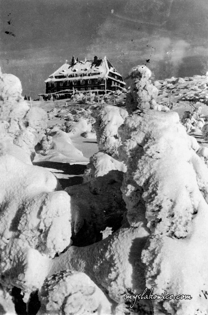 Riesengebirge. Reiftr&uuml;gerbaude 1365 m.&uuml;.d.M.[1930-1945]. Schroniska turystyczne Szrenica