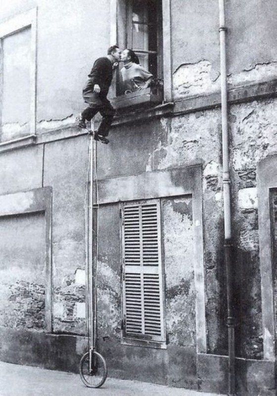 Cyrkowiec na randce. Francja. 1920 r.