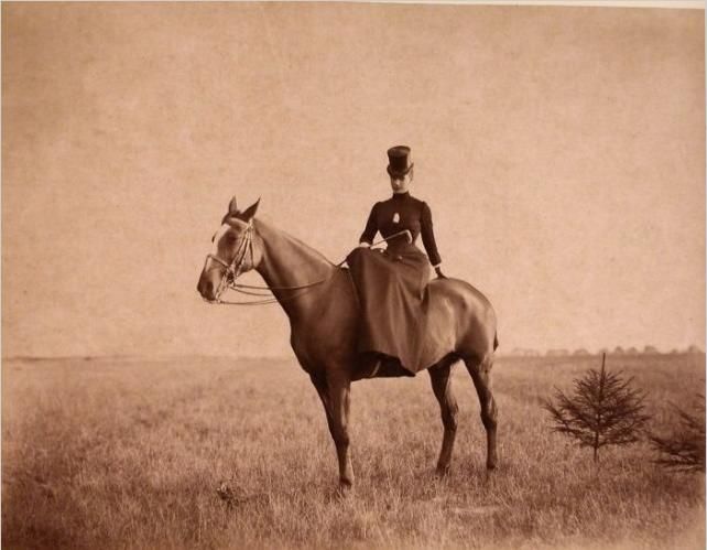 Cesarzowa Maria Fiodorowna podczas podr&oacute;ży na tereny łowieckie, Imperium Rosyjskie, 1890 rok