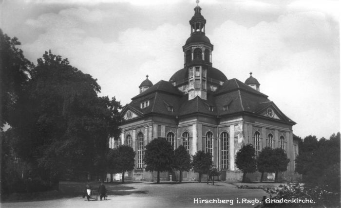 Kości&oacute;ł pod wezwaniem Podwyższenia Krzyża Świętego (były Kości&oacute;ł Garnizonowy), w Jeleniej G&oacute;rze. 1931 rok