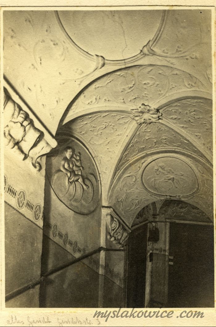 Gerichtstrasse - wnętrze domu pod nr 3 (Altes-Gericht, fragment). Jelenia G&oacute;ra (niem. Hirschberg,) XX wiek