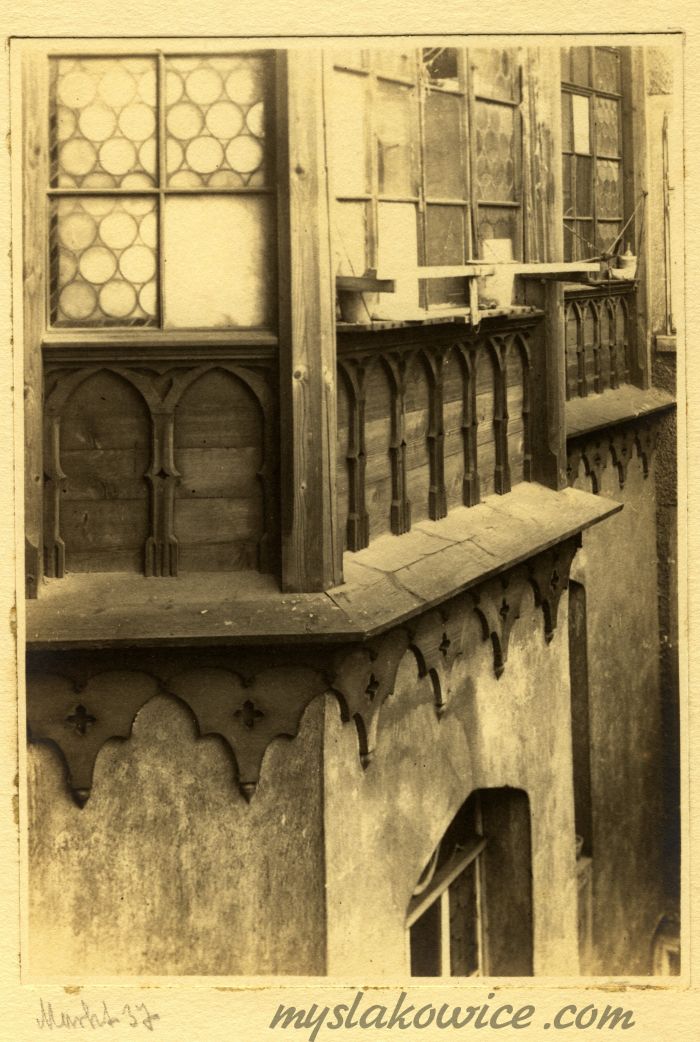 Rynek - dom pod nr 37 (fragment). Jelenia G&oacute;ra (niem. Hirschberg) XX wiek
