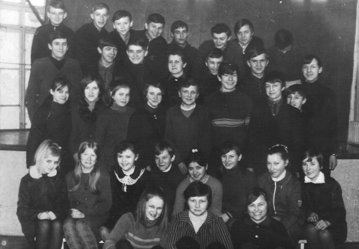 Szkoła w Mysłakowicach. 1969r. kl.8 z wych.Pani J. Tomaszewską