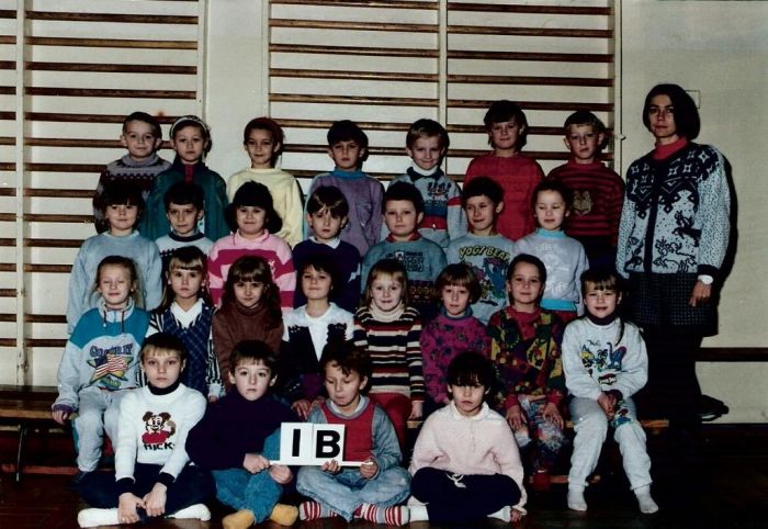 1995 r. Uczniowie. kl.1b z Panią Dorotą Szurą 