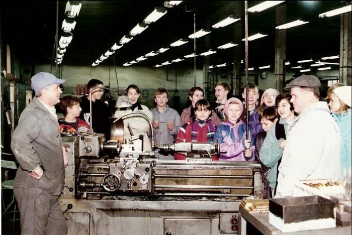 1995 r. Uczniowie szkoły w Mysłakowicach,  kl.7c na wycieczce do DZPL "Orzeł" 