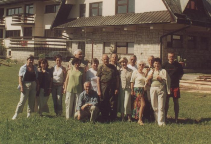 Maj 2005 roku. Wycieczka pracownik&oacute;w szkoły w Mysłakowicach. 
