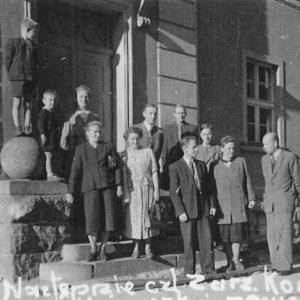 Komitet rodzicielski szkoły podstawowej w Mysłakowicach. 1950 rok. 