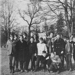 Szkoła w Mysłakowicach. 1961r. kl.6a z Panią Z. Winiarską i Panią I. Dorożyńską