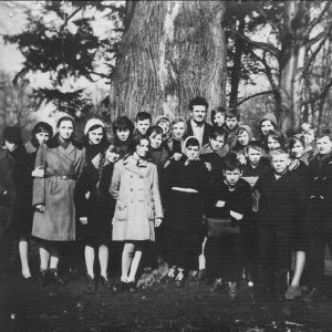 Szkoła w Mysłakowicach. 1964r. kl.7a z p. S. Mandziarzem 