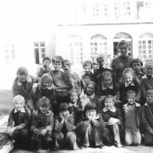 Szkoła w Mysłakowicach 1979 r. kl.3a z panią Janiną Mandziarz