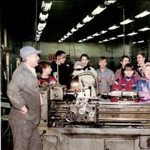 1995 r. Uczniowie szkoły w Mysłakowicach,  kl.7c na wycieczce do DZPL "Orzeł" 