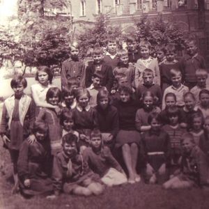 Szkoła w Mysłakowicach. Rok szkolny 1961/1962. Pani Tomaszewska. 