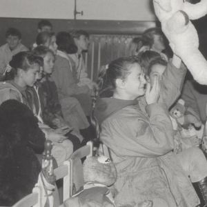 Młodzież w Gminnym Ośrodku Kultury w Mysłakowicach, rok nieznany