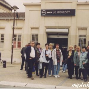 Pracownicy Szkoły Podstawowej w Mysłakowicach na wycieczce w Paryżu. 2000 rok