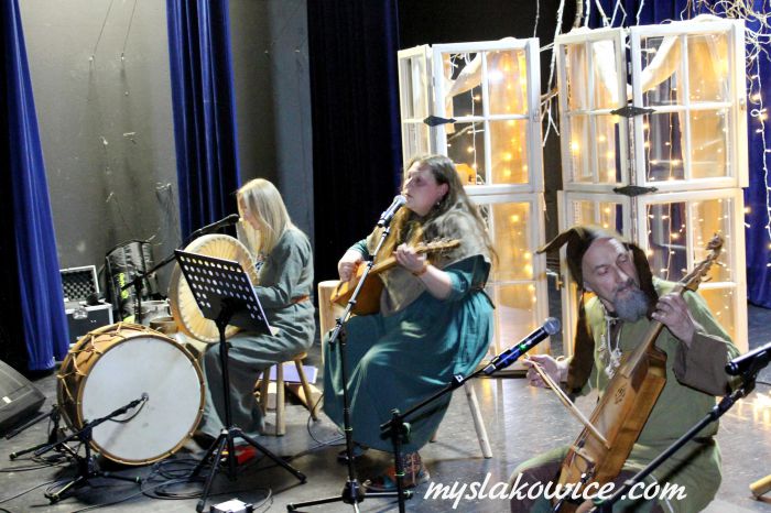 GOK Mysłakowice, 19 kwietnia 2024 roku. Koncert zespołu Ęzibaba