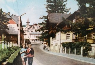 Karpacz 1966, po prawej Hotel Kolorowa